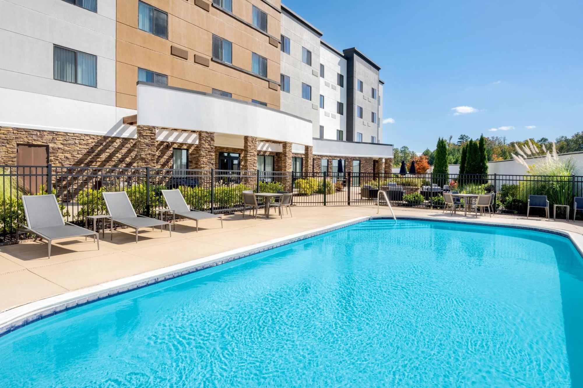 Отель Courtyard By Marriott Оберн Экстерьер фото