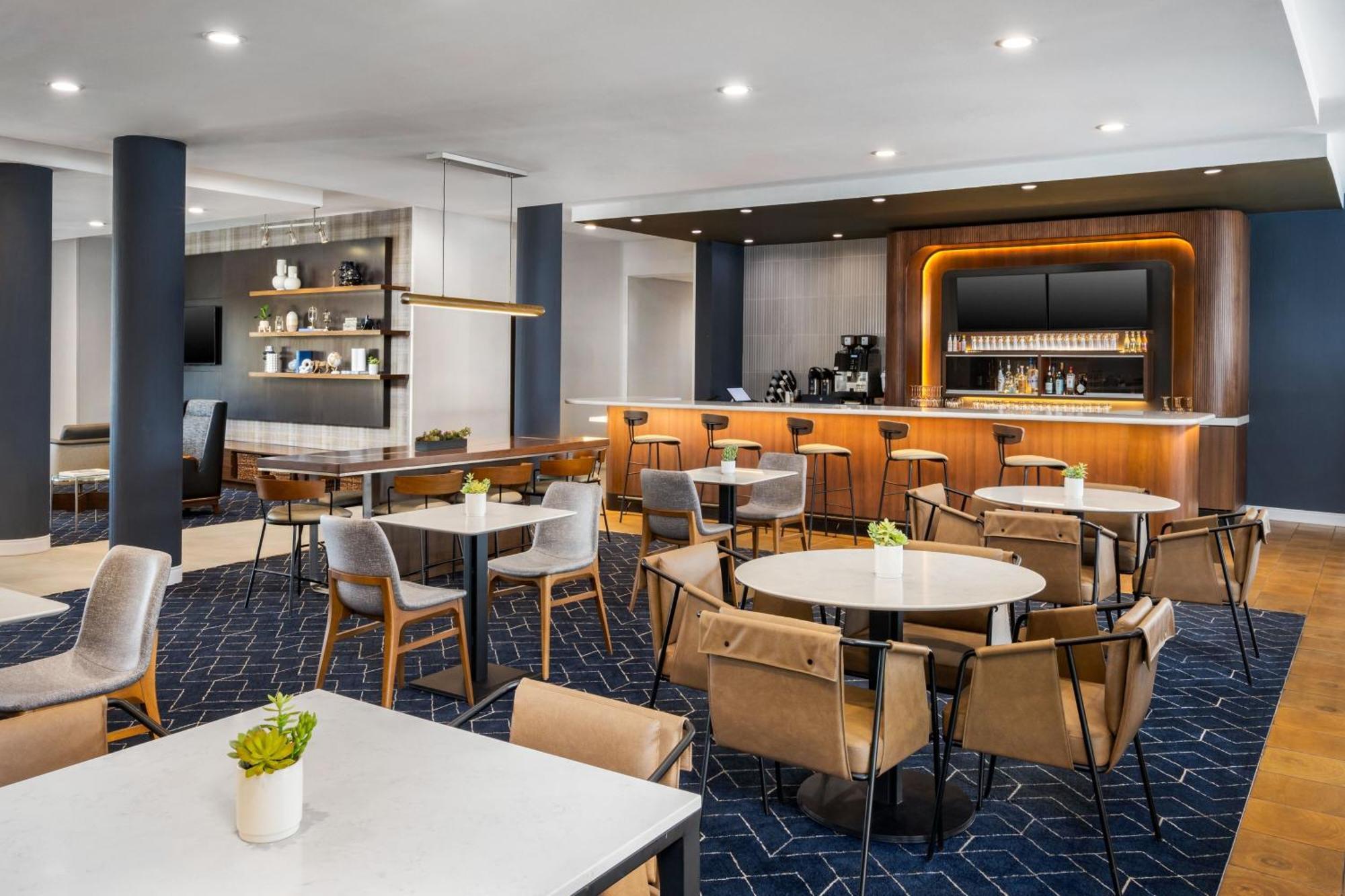 Отель Courtyard By Marriott Оберн Экстерьер фото