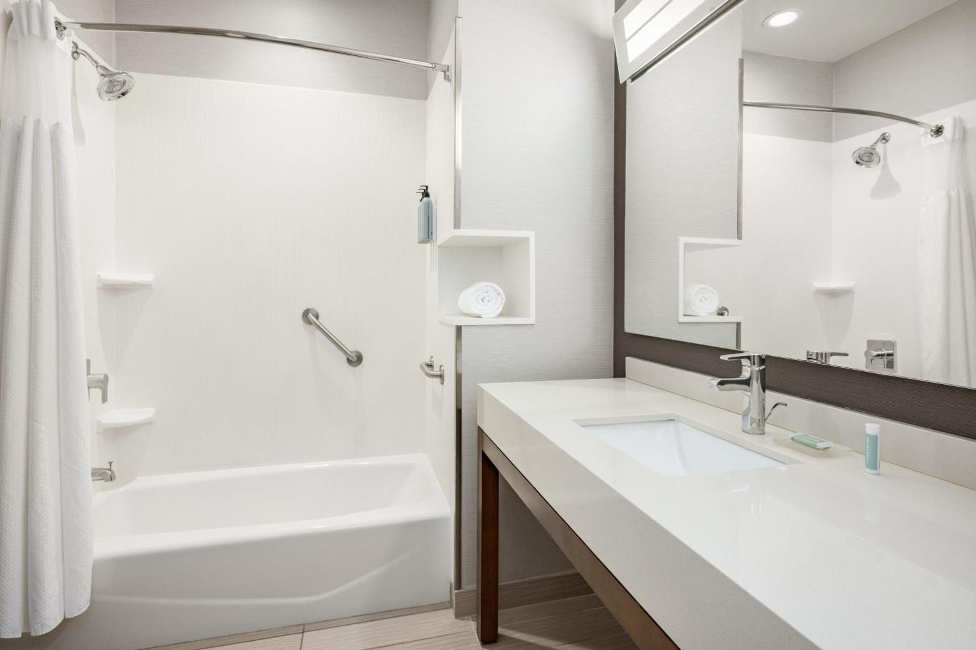 Отель Courtyard By Marriott Оберн Экстерьер фото